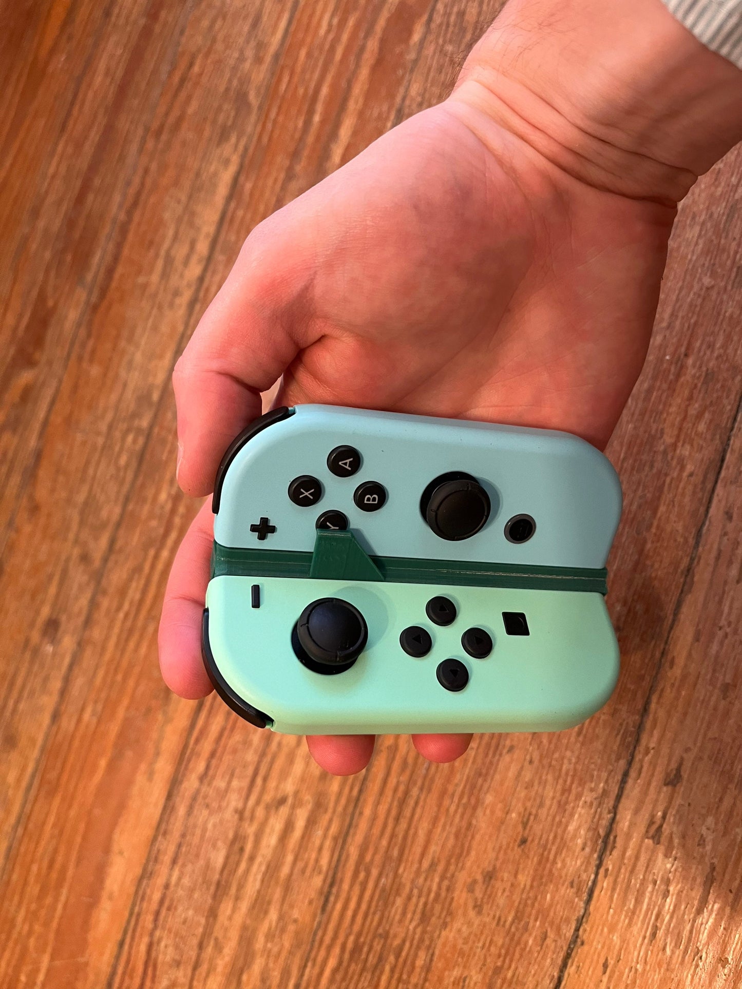 One Handed Nintendo Switch 1 & 2 Controller Handle