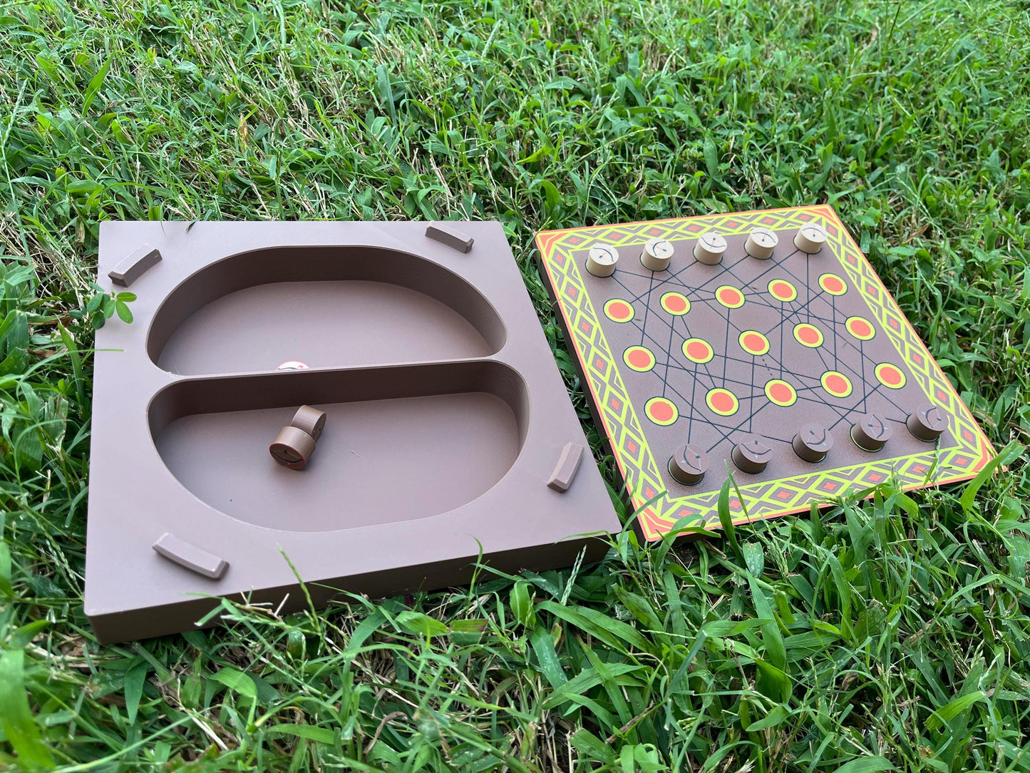 Jassir Jarmo - Magnetic Board Game & Wall Art